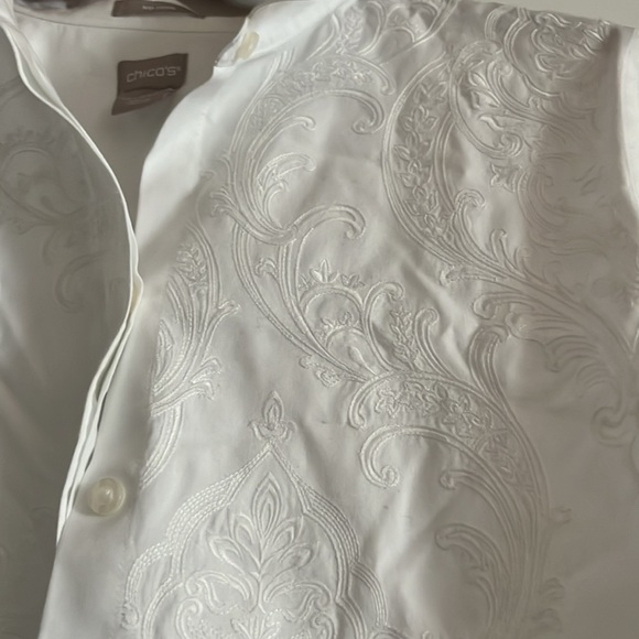 Chicos No Iron Blouse Size 2 White Cotton Button Down Shirt (2 12/14) - Picture 5 of 7